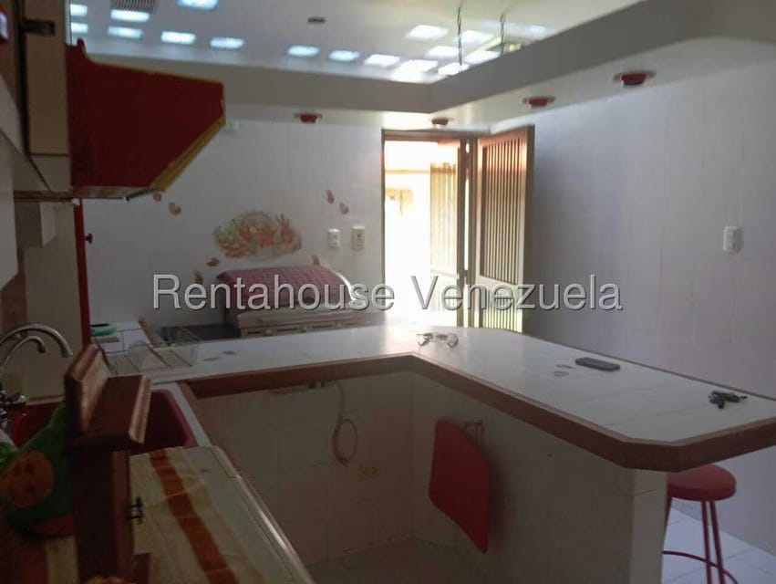 Townhouse (Duplex) en Venta en Agua Sal, Miranda - 4