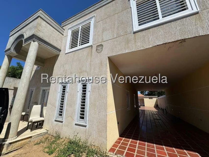 Casa (1 Nivel) en Venta en Avenida Intercomunal, Zulia