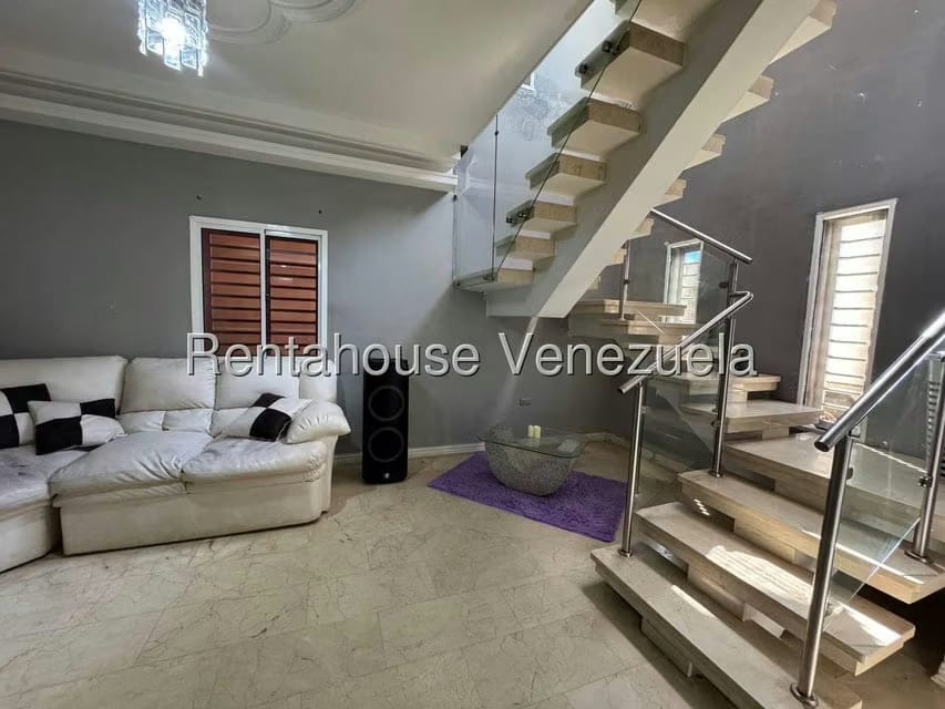 Casa (1 Nivel) en Venta en Avenida Intercomunal, Zulia - 2