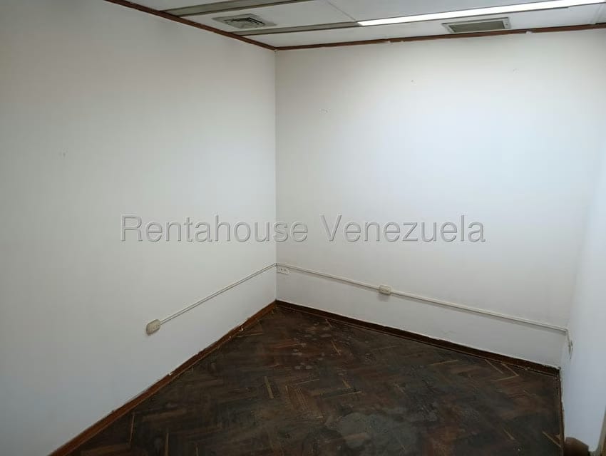 Comercial (Oficina) en Alquiler en El Socorro, Carabobo - 12