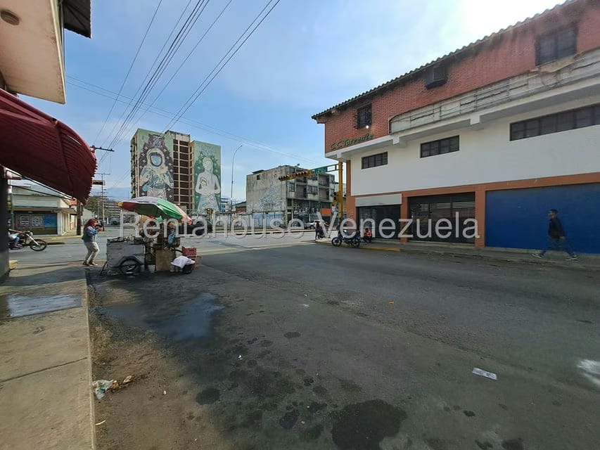 Comercial (Local Comercial) en Venta en Avenida Miranda, Aragua - 2