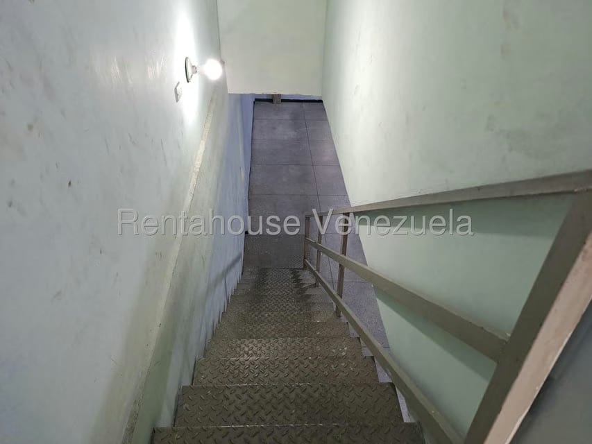 Comercial (Local Comercial) en Venta en Avenida Miranda, Aragua - 13