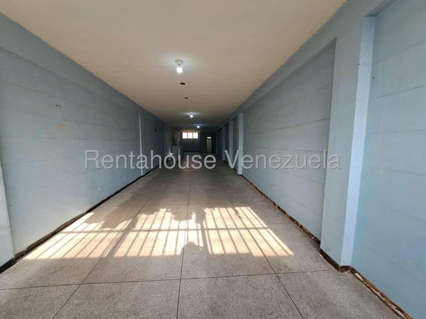 Comercial (Local Comercial) en Venta en Avenida Miranda, Aragua - 16
