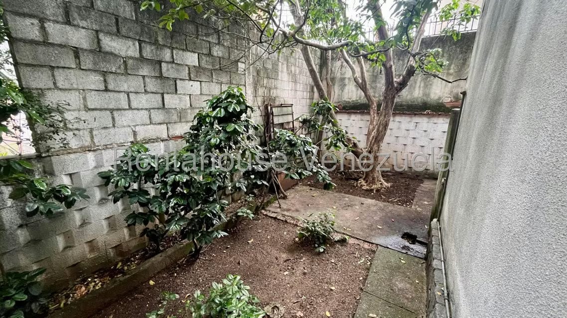Casa (Duplex) en Venta en Alta Florida, Distrito Metropolitano - 32