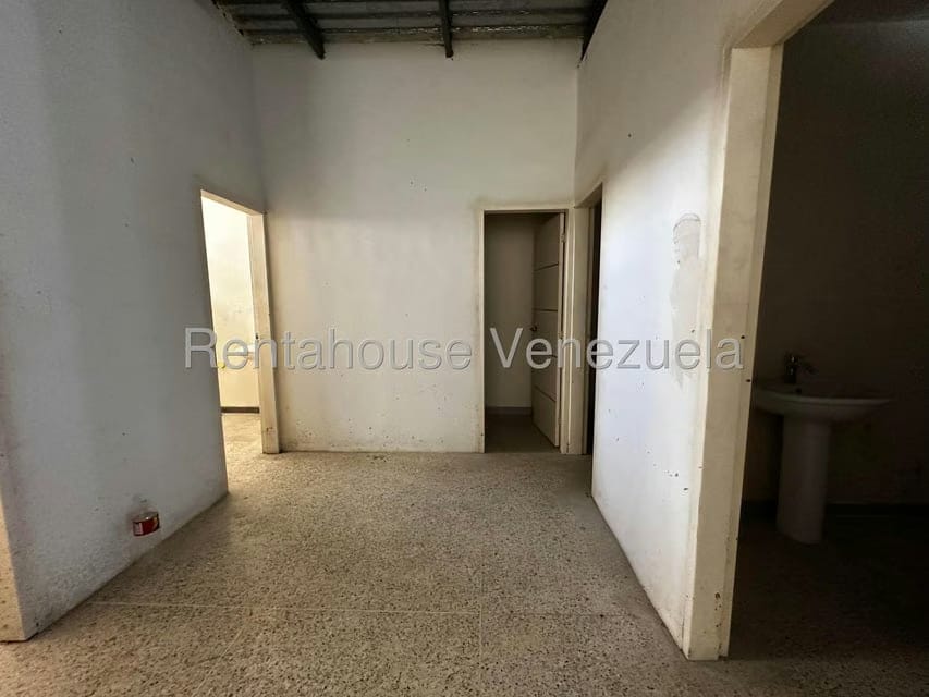 Comercial (Local Comercial) en Alquiler en Parroquia Concepcion, Lara - 11