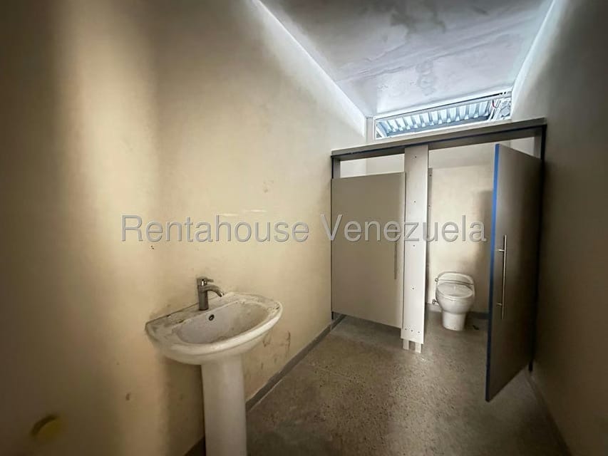 Comercial (Local Comercial) en Alquiler en Parroquia Concepcion, Lara - 12