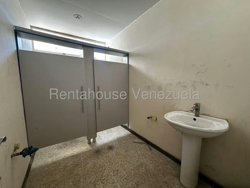 Comercial (Local Comercial) en Alquiler en Parroquia Concepcion, Lara - 8