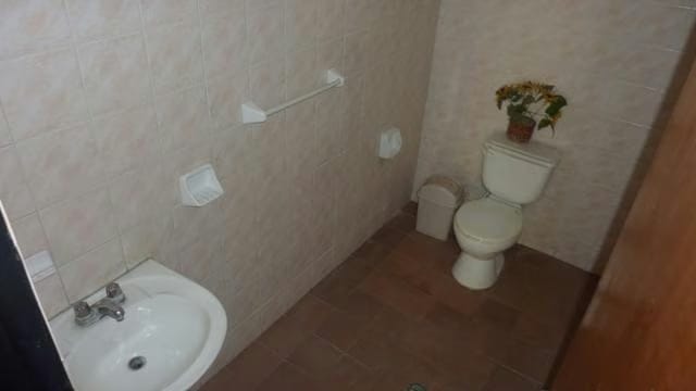 Comercial (Edificio) en Venta en Mampote, Miranda - 11