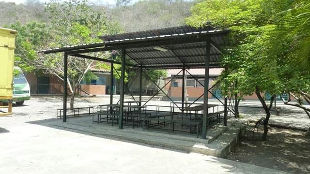 Comercial (Edificio) en Venta en Mampote, Miranda - 19