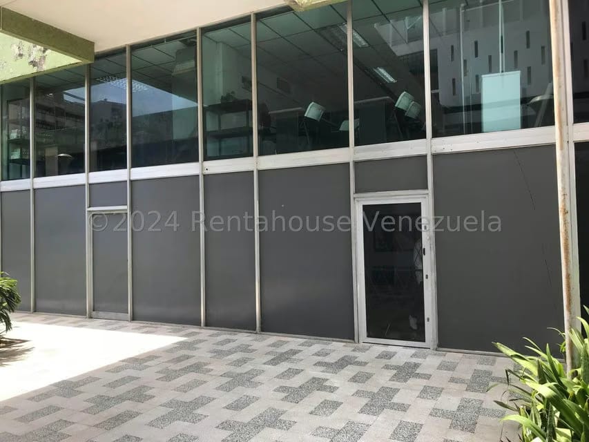 Comercial (Oficina) en Alquiler en Avenida Bella Vista, Zulia - 2