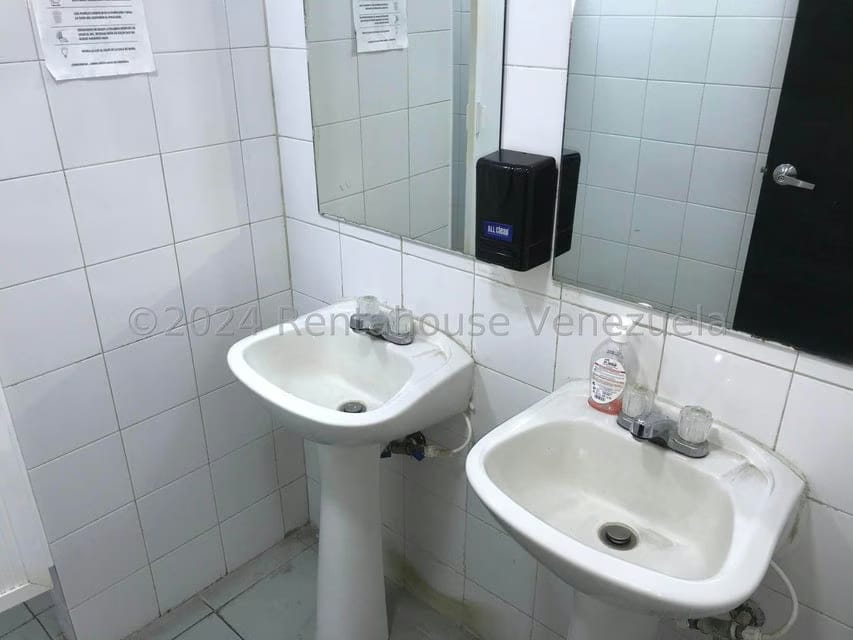 Comercial (Oficina) en Alquiler en Avenida Bella Vista, Zulia - 21