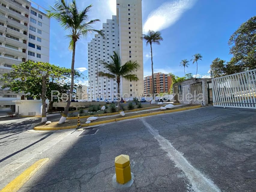 Apartamento (1 Nivel) en Venta en Playa Grande, Vargas - 2