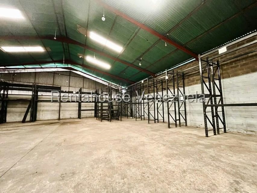 Comercial (Galpon - Deposito) en Alquiler en El Encantado, Distrito Metropolitano - 3
