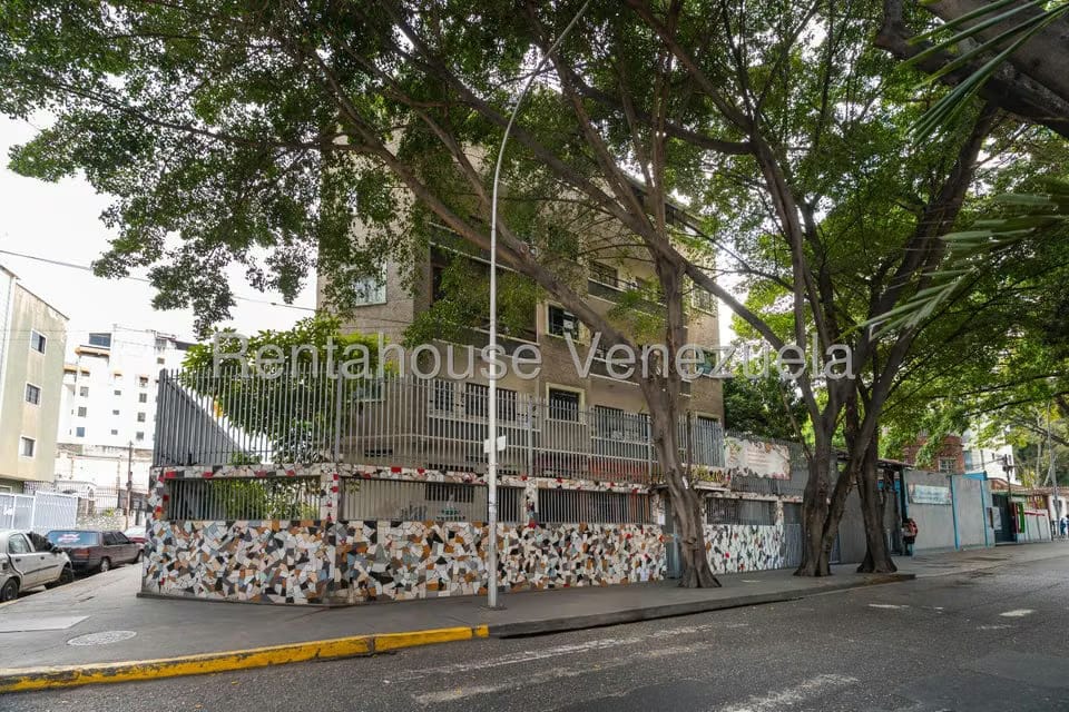 Comercial (Local Comercial) en Venta en Parroquia San Jose, Distrito Metropolitano - 2