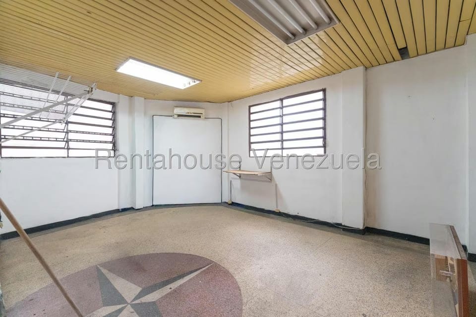 Comercial (Local Comercial) en Venta en Parroquia San Jose, Distrito Metropolitano - 11