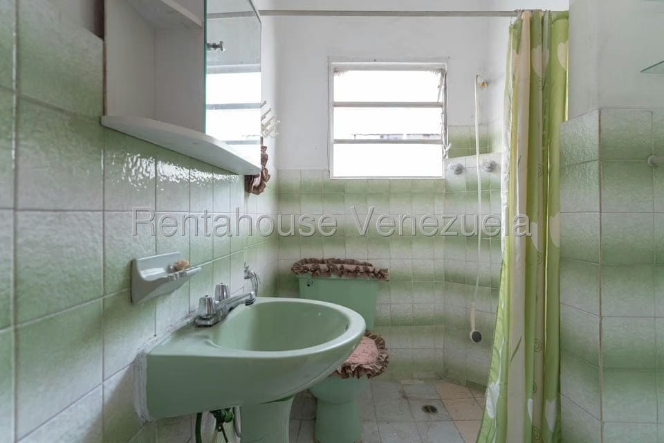 Comercial (Local Comercial) en Venta en Parroquia San Jose, Distrito Metropolitano - 21