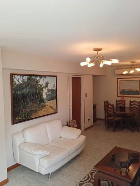 APARTAMENTO EN VENTA URB EL PARRAL - 5