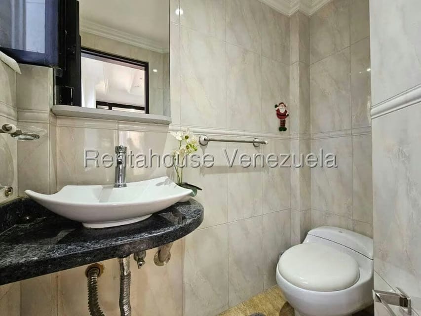 Casa (Multipes Niveles) en Venta en Lomas de La Lagunita, Distrito Metropolitano - 22