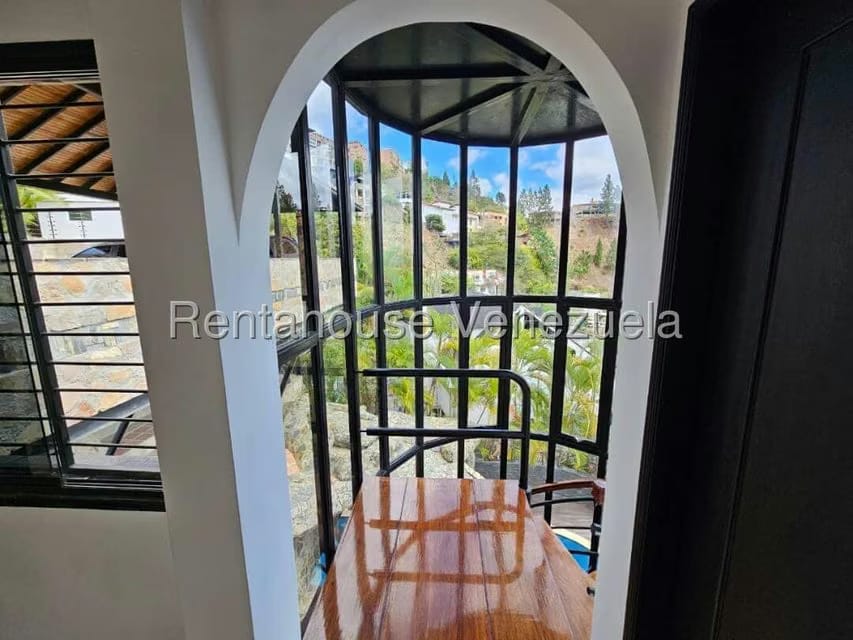 Casa (Multipes Niveles) en Venta en Lomas de La Lagunita, Distrito Metropolitano - 24