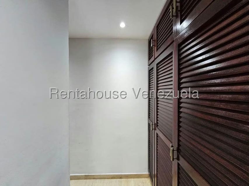 Casa (Multipes Niveles) en Venta en Lomas de La Lagunita, Distrito Metropolitano - 27