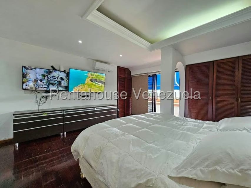 Casa (Multipes Niveles) en Venta en Lomas de La Lagunita, Distrito Metropolitano - 31