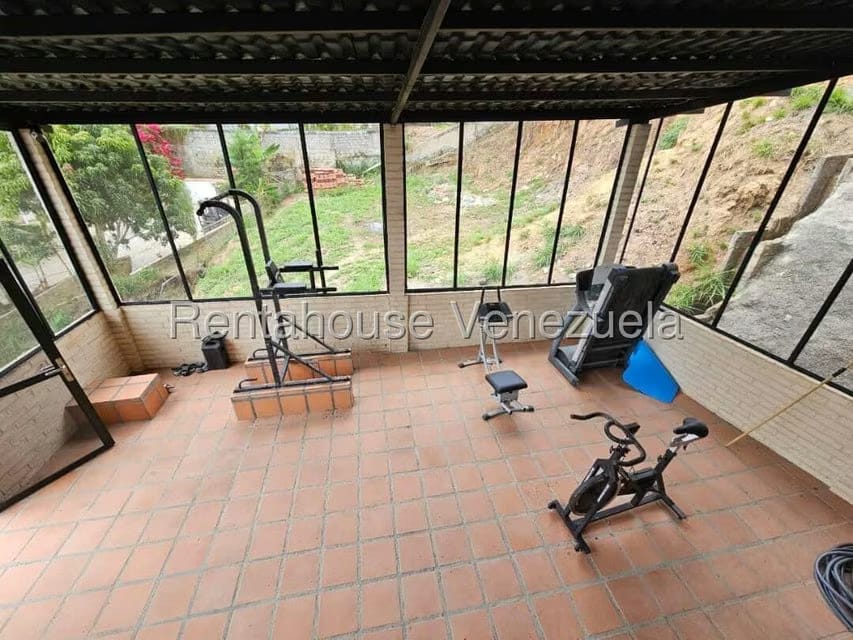 Casa (Multipes Niveles) en Venta en Lomas de La Lagunita, Distrito Metropolitano - 33