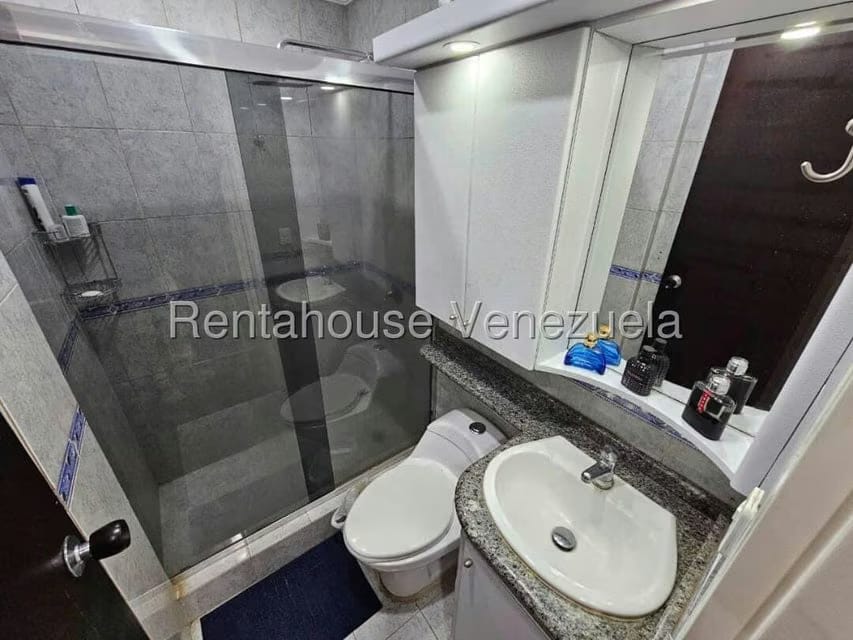 Casa (Multipes Niveles) en Venta en Lomas de La Lagunita, Distrito Metropolitano - 38