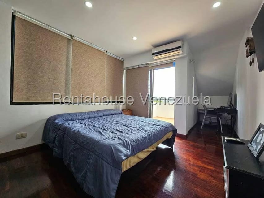 Casa (Multipes Niveles) en Venta en Lomas de La Lagunita, Distrito Metropolitano - 39