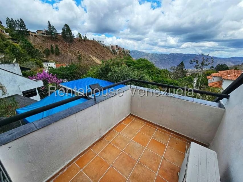 Casa (Multipes Niveles) en Venta en Lomas de La Lagunita, Distrito Metropolitano - 41