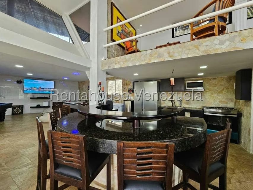 Casa (Multipes Niveles) en Venta en Lomas de La Lagunita, Distrito Metropolitano - 50