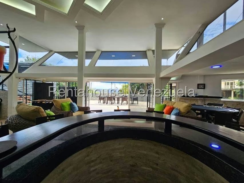 Casa (Multipes Niveles) en Venta en Lomas de La Lagunita, Distrito Metropolitano - 51