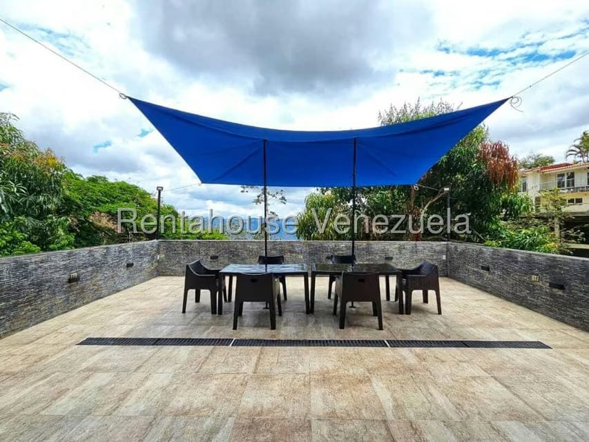 Casa (Multipes Niveles) en Venta en Lomas de La Lagunita, Distrito Metropolitano - 56