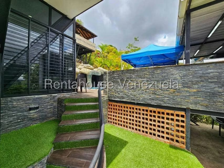 Casa (Multipes Niveles) en Venta en Lomas de La Lagunita, Distrito Metropolitano - 61