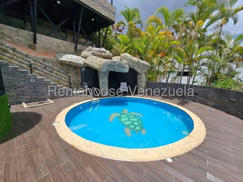 Casa (Multipes Niveles) en Venta en Lomas de La Lagunita, Distrito Metropolitano - 62