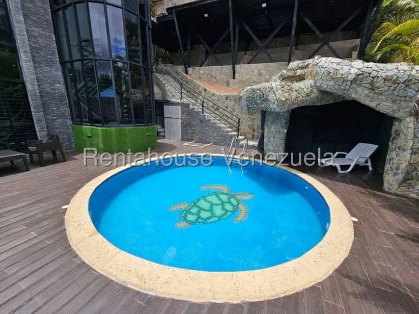 Casa (Multipes Niveles) en Venta en Lomas de La Lagunita, Distrito Metropolitano - 64