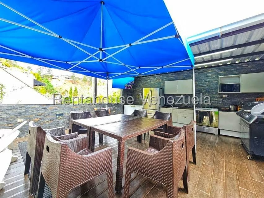 Casa (Multipes Niveles) en Venta en Lomas de La Lagunita, Distrito Metropolitano - 66