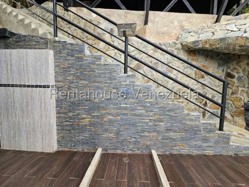 Casa (Multipes Niveles) en Venta en Lomas de La Lagunita, Distrito Metropolitano - 68