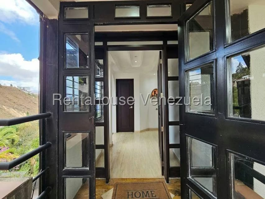 Casa (Multipes Niveles) en Venta en Lomas de La Lagunita, Distrito Metropolitano - 8