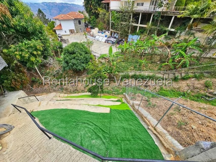 Casa (Multipes Niveles) en Venta en Lomas de La Lagunita, Distrito Metropolitano - 71