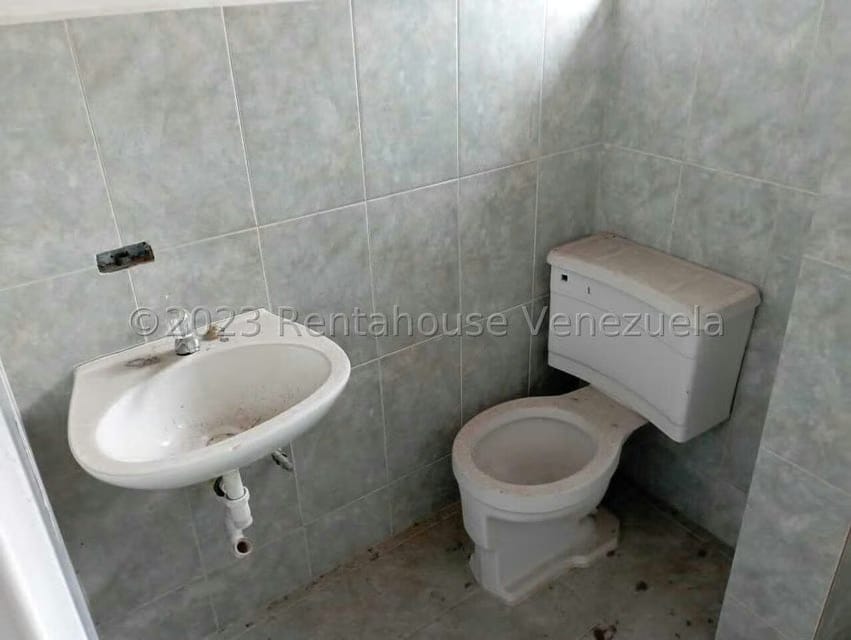 Comercial (Local Comercial) en Alquiler en Avenida 4, Merida - 24