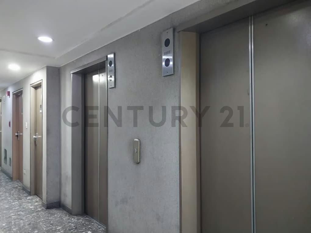 Alquiler de Consultorio Profesional al final de la Avenida Casanova - 3