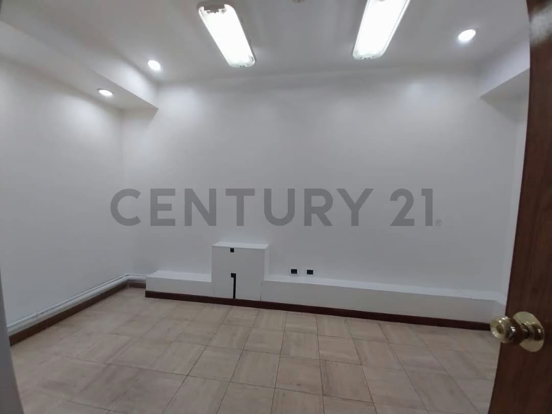 Alquiler de Consultorio Profesional al final de la Avenida Casanova - 9