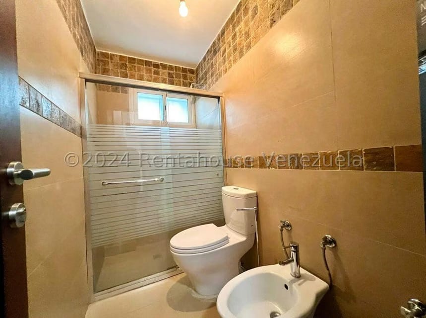 Casa (Multipes Niveles) en Venta en Colinas de Bello Monte, Distrito Metropolitano - 26