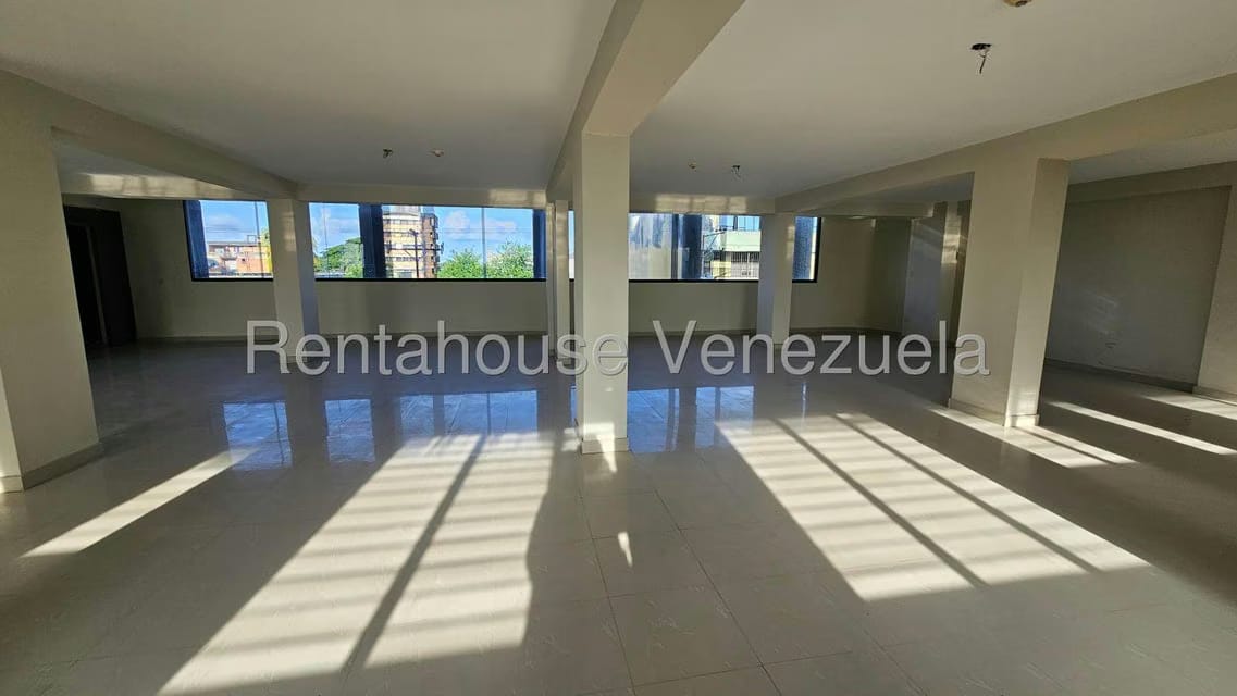 Comercial (Edificio) en Alquiler en Centro, Portuguesa - 16