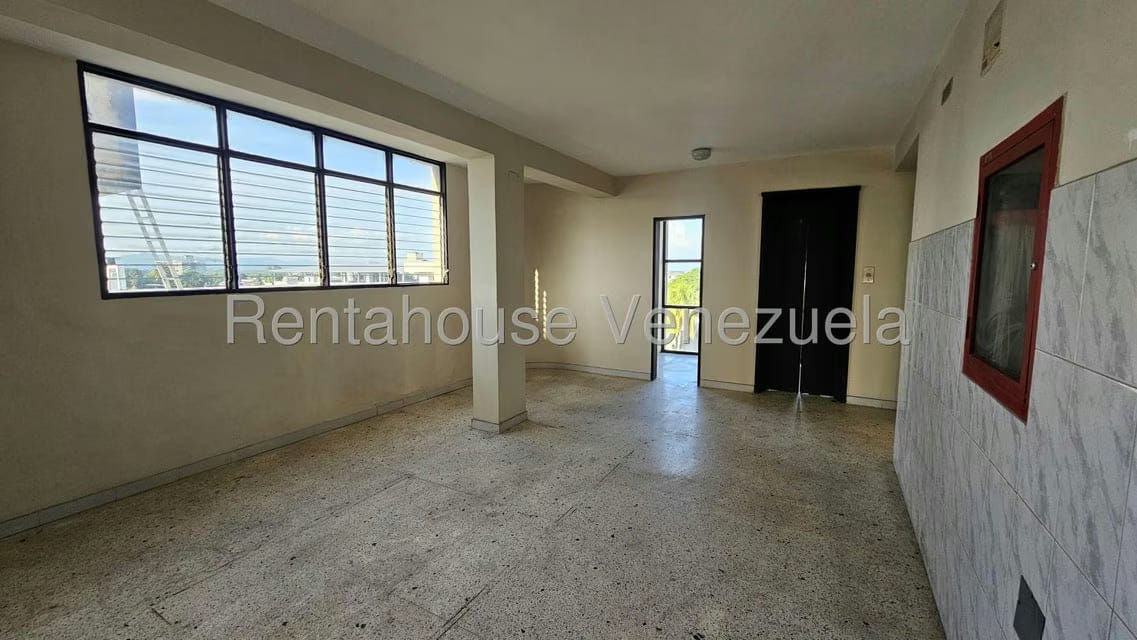 Comercial (Edificio) en Alquiler en Centro, Portuguesa - 21