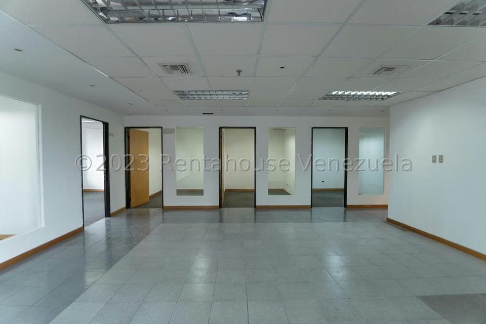 Comercial (Oficina) en Alquiler en Campo Alegre, Distrito Metropolitano - 2