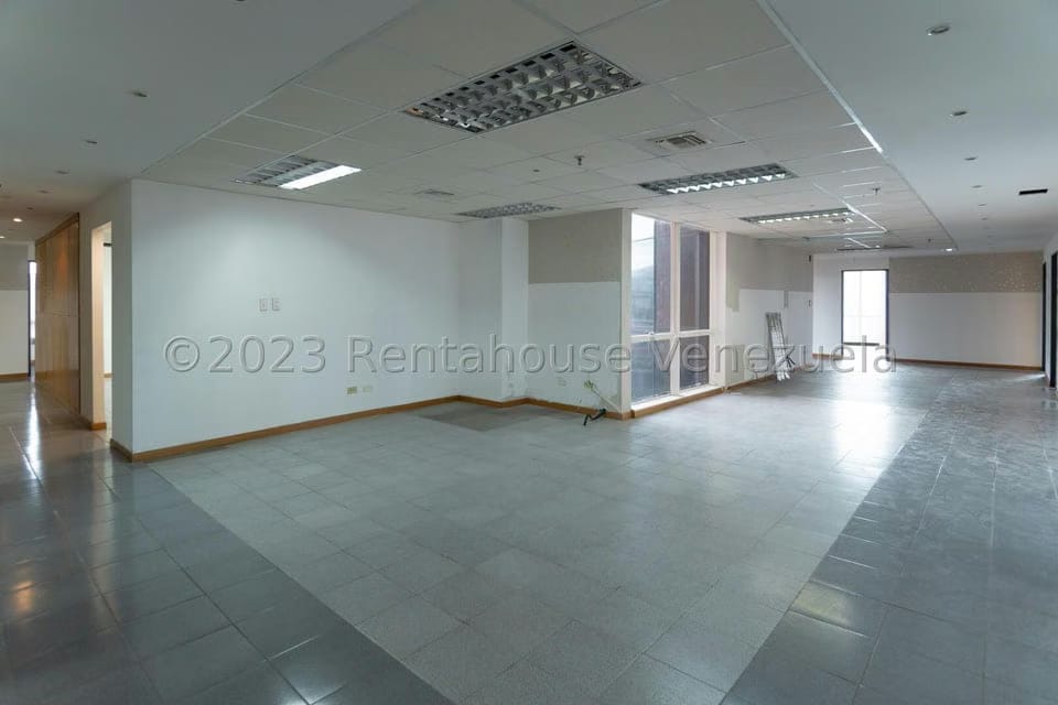 Comercial (Oficina) en Alquiler en Campo Alegre, Distrito Metropolitano - 4