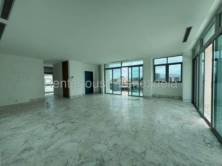 Apartamento (Duplex) en Venta en La Castellana, Distrito Metropolitano - 2