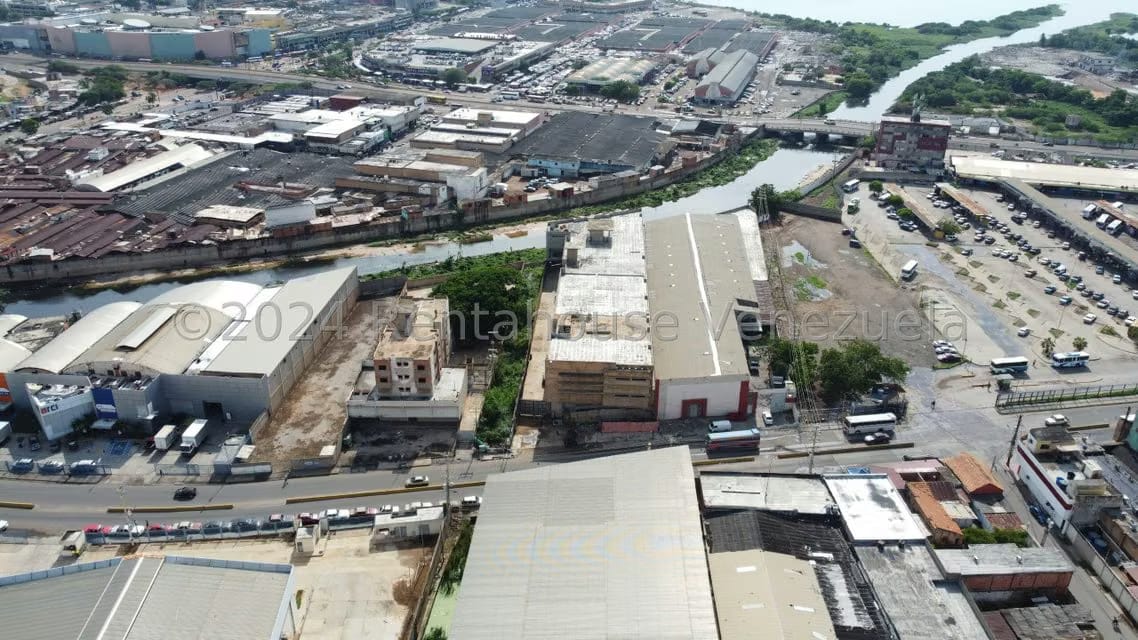 Comercial (Galpon - Deposito) en Venta en Los Haticos, Zulia - 72