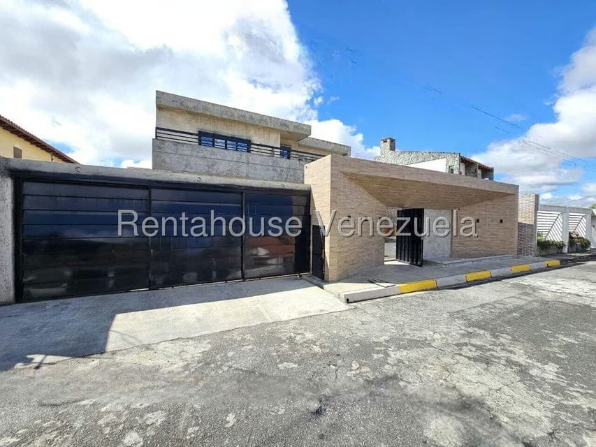 Casa (Multipes Niveles) en Venta en Colinas de Carrizal, Miranda